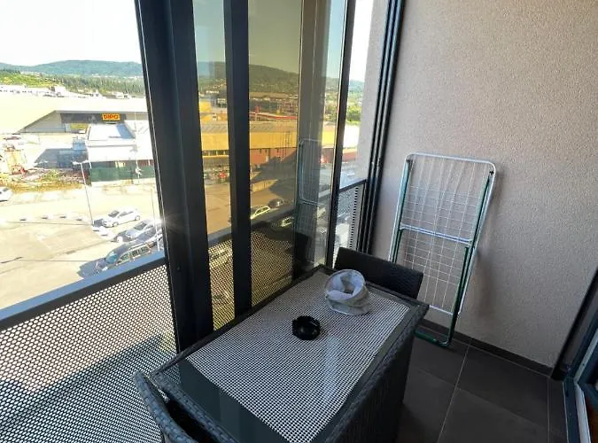 Sunrise アパート *